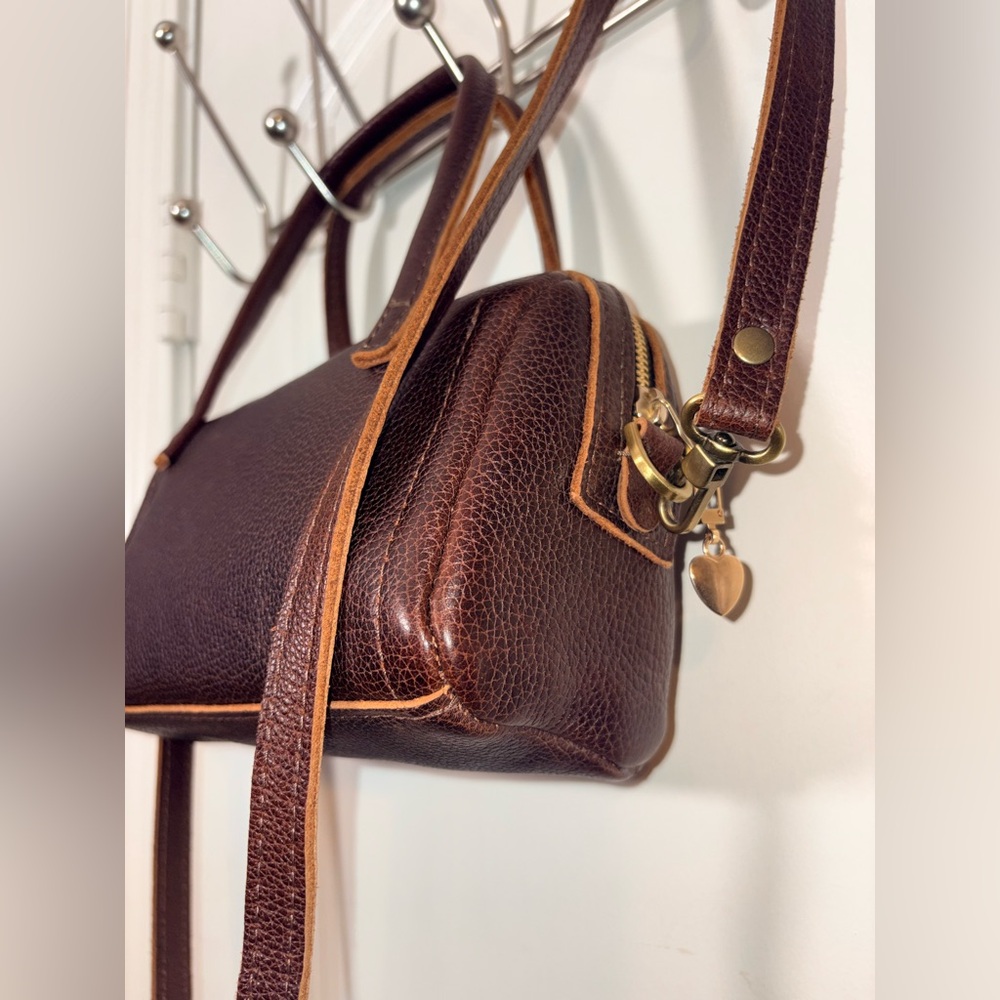 LIKE NEW Premium Portland Leather Small Sloan - Coldbrew Pebbled + Bonus Charm - Picture 8 of 16